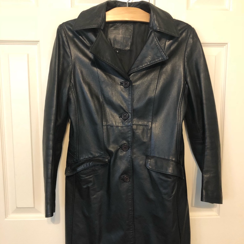 3/4 Italian leather trench coat.